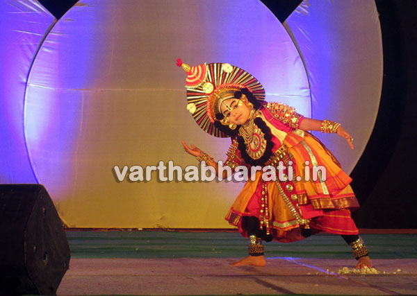 ಭಟ್ಕಳ: ಖುಷಿ ಉತ್ಸವದಲ್ಲಿ ಗಮನ ಸೆಳೆದ ಬಾಲಕಿ ತುಳಸಿ ಹೆಗಡೆ